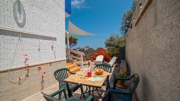 Vila standard, 1 quarto, ar-condicionado, de frente para o mar (Villa G&G On Sea Shore) | Opções para refeição ao ar livre