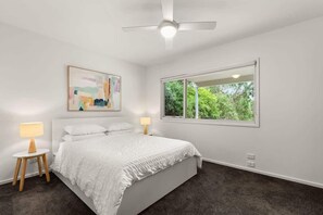 4 bedrooms, iron/ironing board