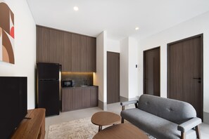 Deluxe Suite, 1 Bedroom, Balcony | Living area - Cove Dra House (Jakarta)