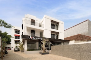 Exterior detail - Cove Dra House (Jakarta)