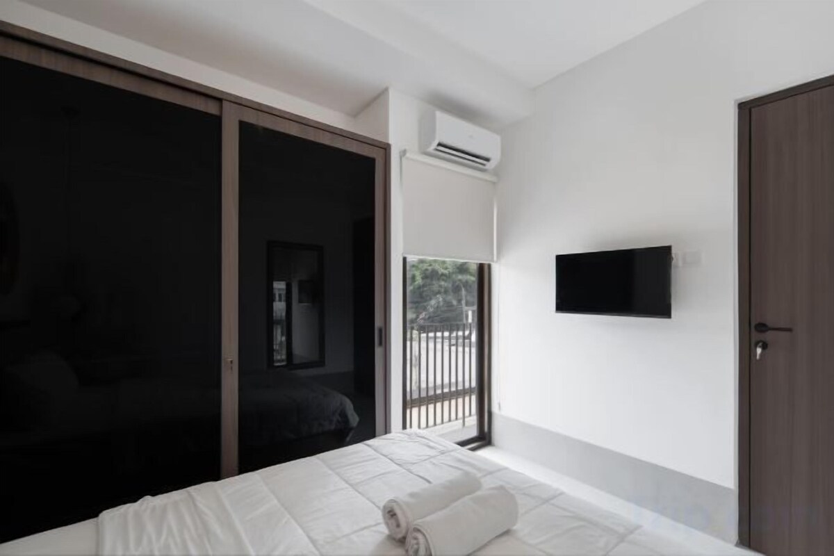 WiFi (free), bed sheets