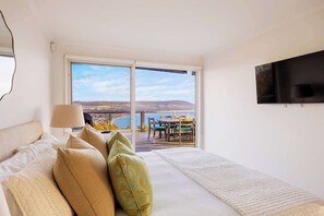 5 bedrooms, desk, iron/ironing board, WiFi