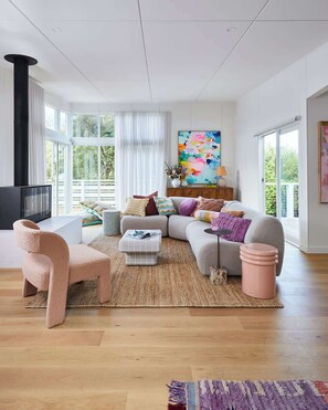 TV, fireplace, offices