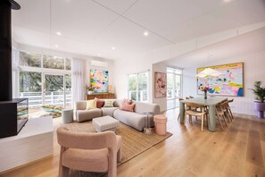 TV, fireplace, offices