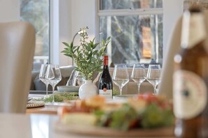 Unclassified image, 4 of 30, button