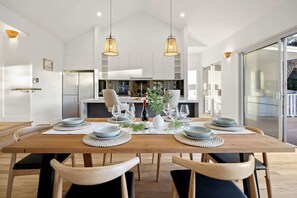 Unclassified image, 5 of 30, button