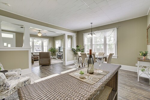 Historic District Haven! Walk Downtown + Fast WiFi