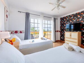 8 bedrooms, iron/ironing board, internet, bed sheets