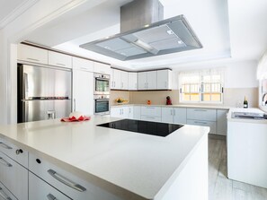 Fridge, microwave, oven, coffee/tea maker