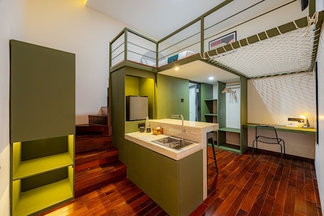 Premium Studio | Free WiFi, bed sheets