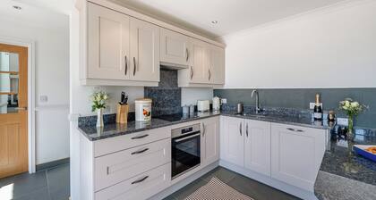 The Stables - UK49089