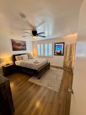 4 bedrooms, iron/ironing board, WiFi, bed sheets