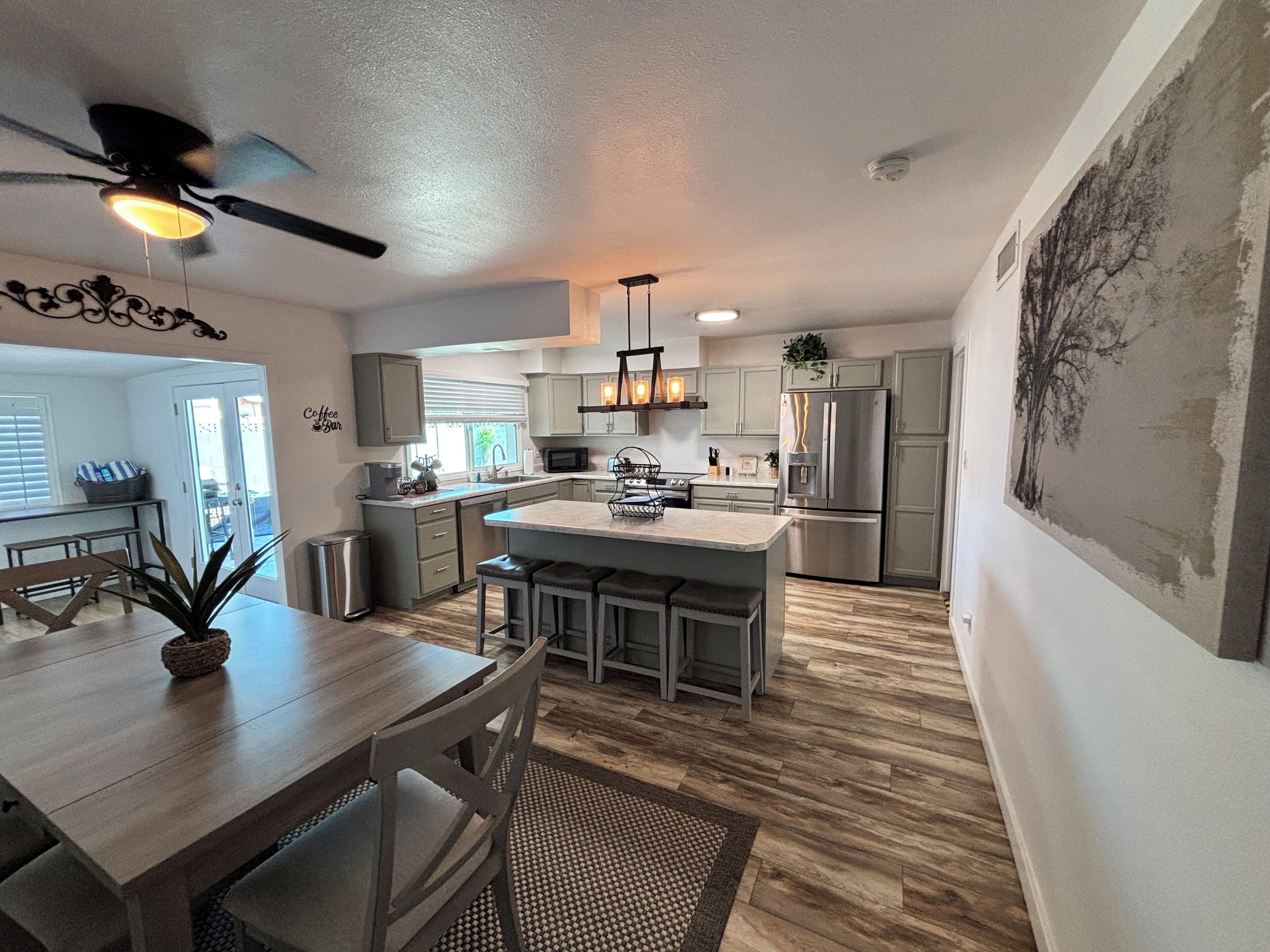 ميكروويف، فرن، موقد طهي مسطح، غسالة أطباق