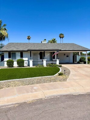 Exterior - The George Retreat; Desert-Chic 4BR Retreat + Private Pool + Curated Style (Tempe)