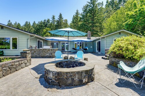 Oregon Farmhouse Hideaway on 53 Acres