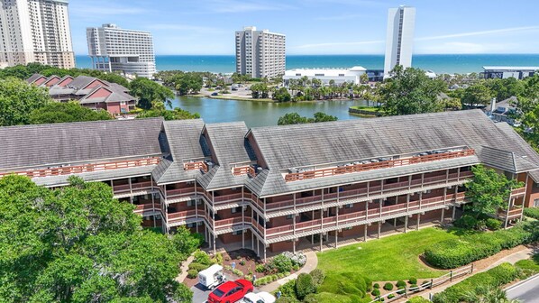 المنشأة من الخارج