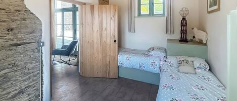 2 bedrooms, free WiFi, bed sheets
