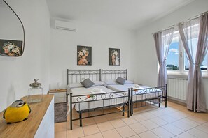 2 chambres, fer et planche à repasser, Wi-Fi gratuit, draps fournis