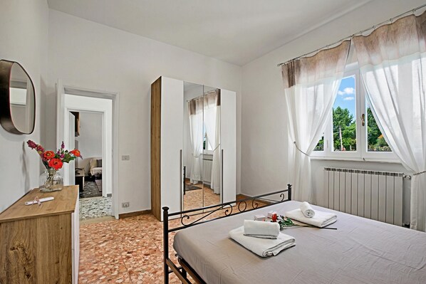 Maison Standard, plusieurs chambres (La Siesta) | 2 chambres, fer et planche à repasser, accès au Wi-Fi (inclus)