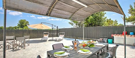 Hus Standard - flera sovrum (La Siesta) | Restaurang utomhus