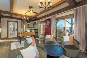 TV, fireplace, offices - Amazing Mountain Views | Sauna | Hot Tub | Arcade (Mars Hill)