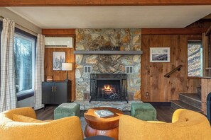 Interior - Amazing Mountain Views | Sauna | Hot Tub | Arcade (Mars Hill)