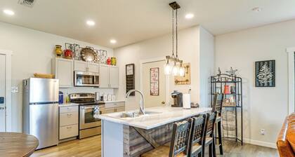 1 Mi to Lake: Pet-Friendly Cabin in Strawn