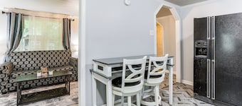 14 Mi to Downtown Baton Rouge: Plaquemine Retreat