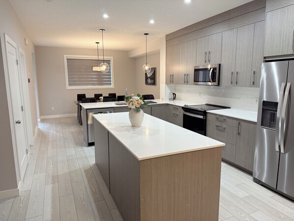 Microwave, oven, stovetop, dishwasher