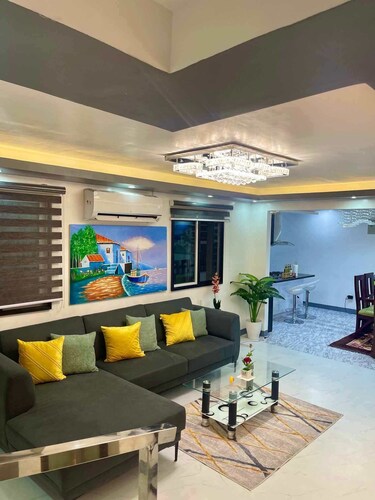 Spacious 3-bedroom hotel suites with AC, WiFi in enjoyable City of Santa Rosa