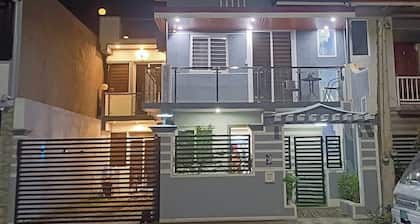 Spacious 3-bedroom hotel suites with AC, WiFi in enjoyable City of Santa Rosa