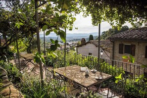 Outdoor dining - Canto alla Castellana (Penna)