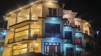 Fachada da propriedade