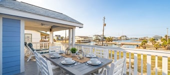 Beach House with Ideal Location, Deck & Fire Pit