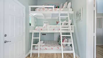 3 bedrooms, desk, iron/ironing board, travel cot