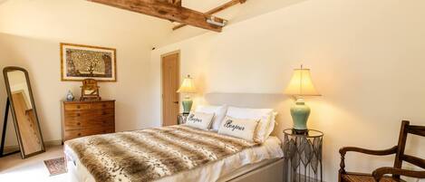 Comfort Room, Garden View