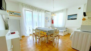 Unclassified image, 2 of 29, button - Apartment in Porto Santa Margherita by Beach (Porto Santa Margherita (VE))