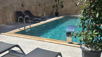 Außenpool (je nach Saison geöffnet)