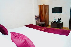 Deluxe Double Room | Free WiFi - Hotel Arthcontinental By Admire Stays (New Delhi)