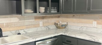 3-bedroom apartment in cool Cullman with AC, WiFi