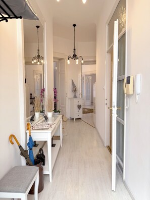 Interior - Elegant 2BDR 125m2 apartment in center of Budapest (Budapest)