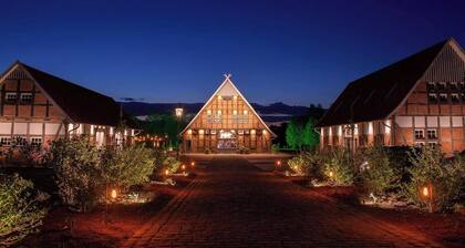 NEW: HackmannsHof. Half-timbered courtyard in the countryside.