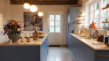 Réfrigérateur, four, plaque de cuisson, lave-vaisselle