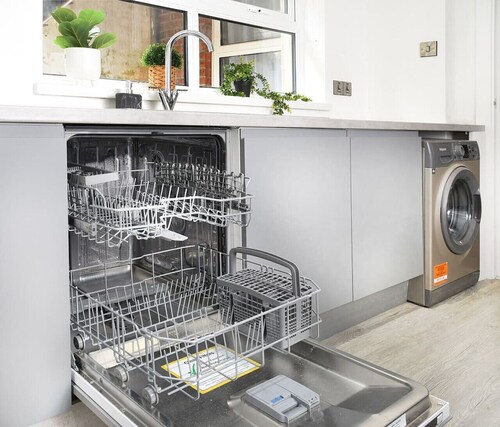 Ocho Homes By Eight Continents - R1