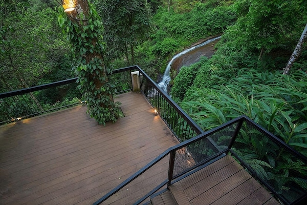 Premium Chalet, Mountain View | Property grounds