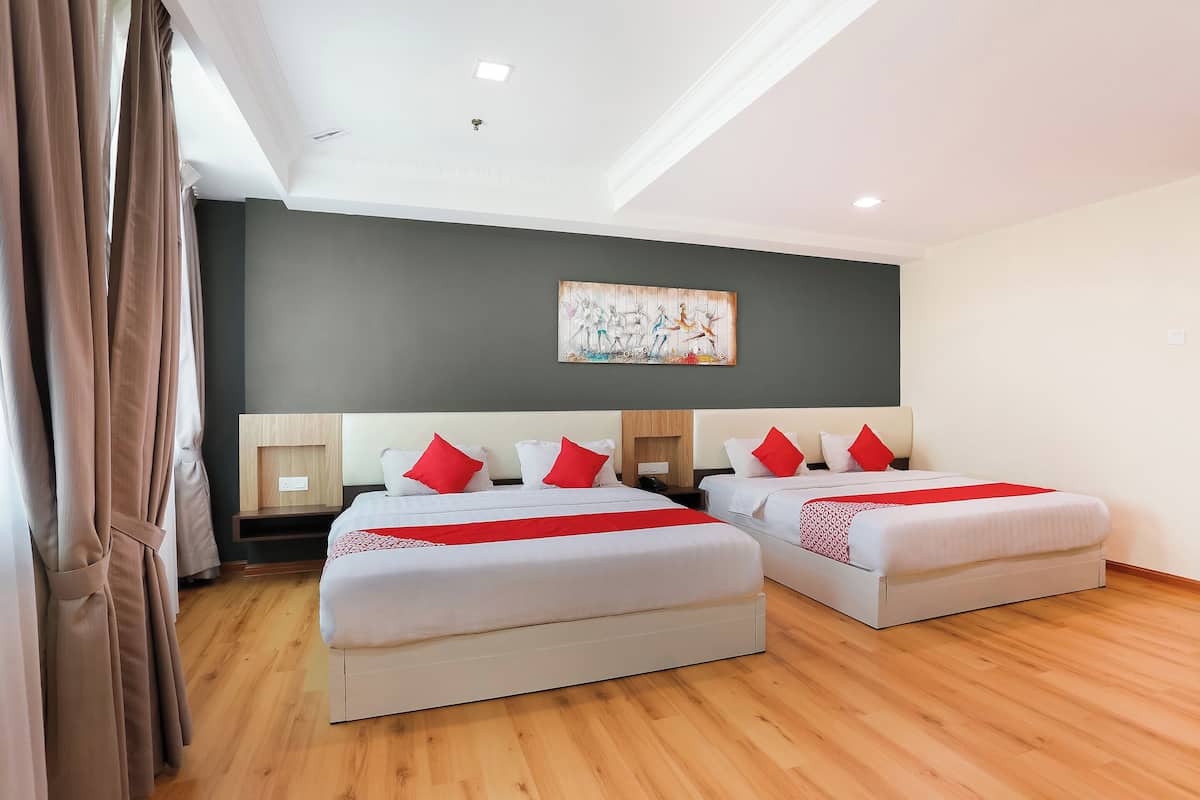 Escritorio, wifi gratis y ropa de cama
