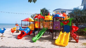 Unclassified image, 5 of 44, button - Atlantis Manor (Chonburi)