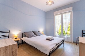 7 bedrooms, iron/ironing board, travel crib, free WiFi