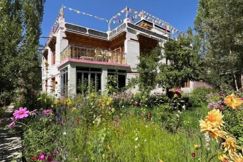 Napishu guest house
