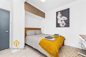 4 bedrooms, iron/ironing board